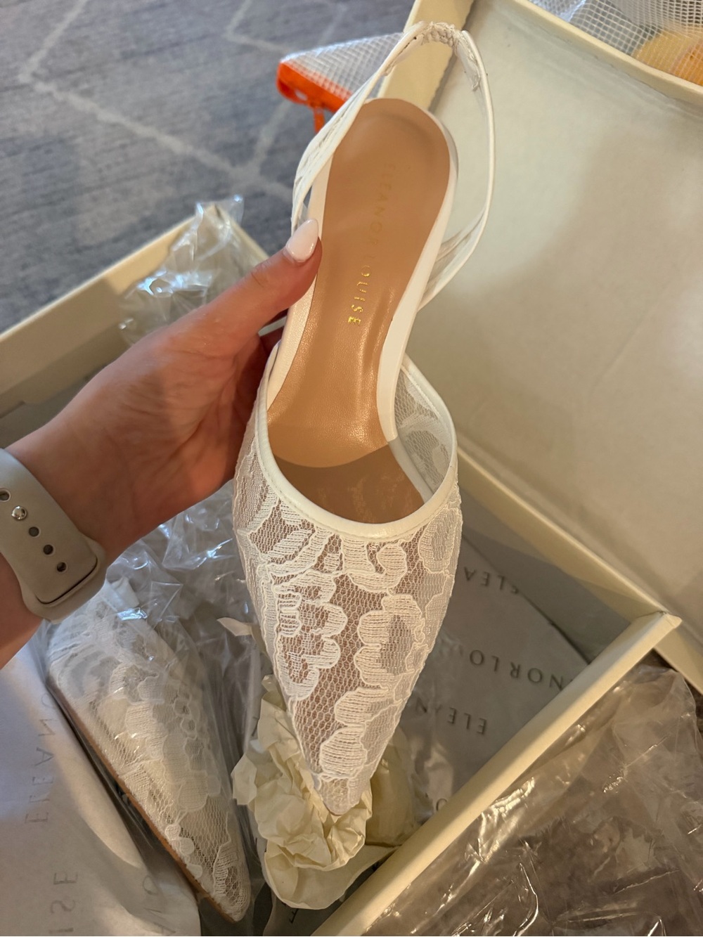 White Lace Slingback Pointed-Toe Heels - Picture 4 of 4